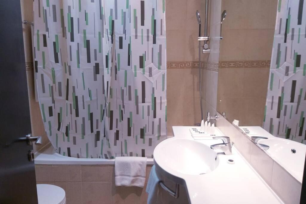 Lovely 1-Bedroom Apartment In The Heart Of Dubai Marina Exteriör bild